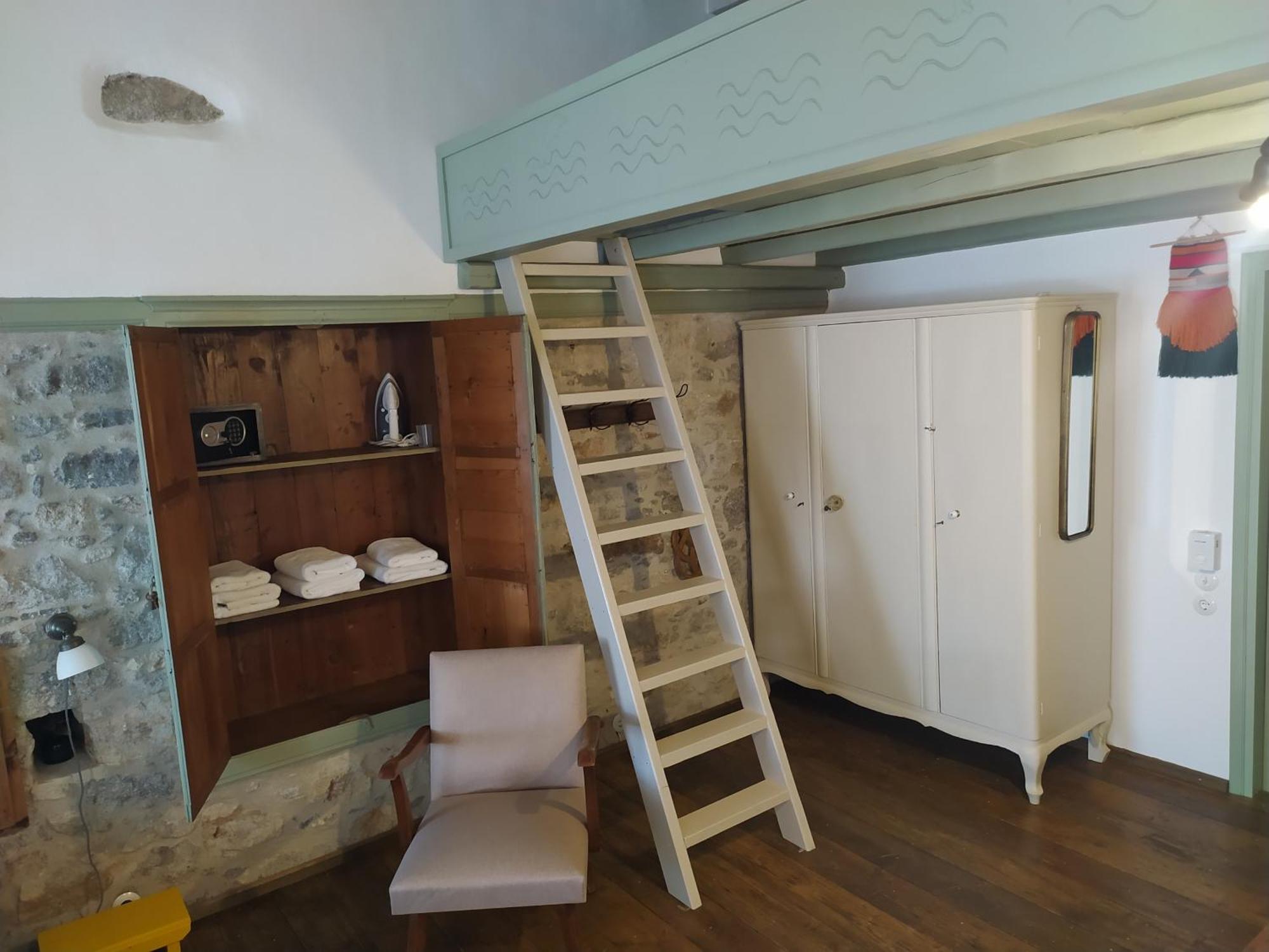 Latmos 1860 Villa Skála Værelse billede