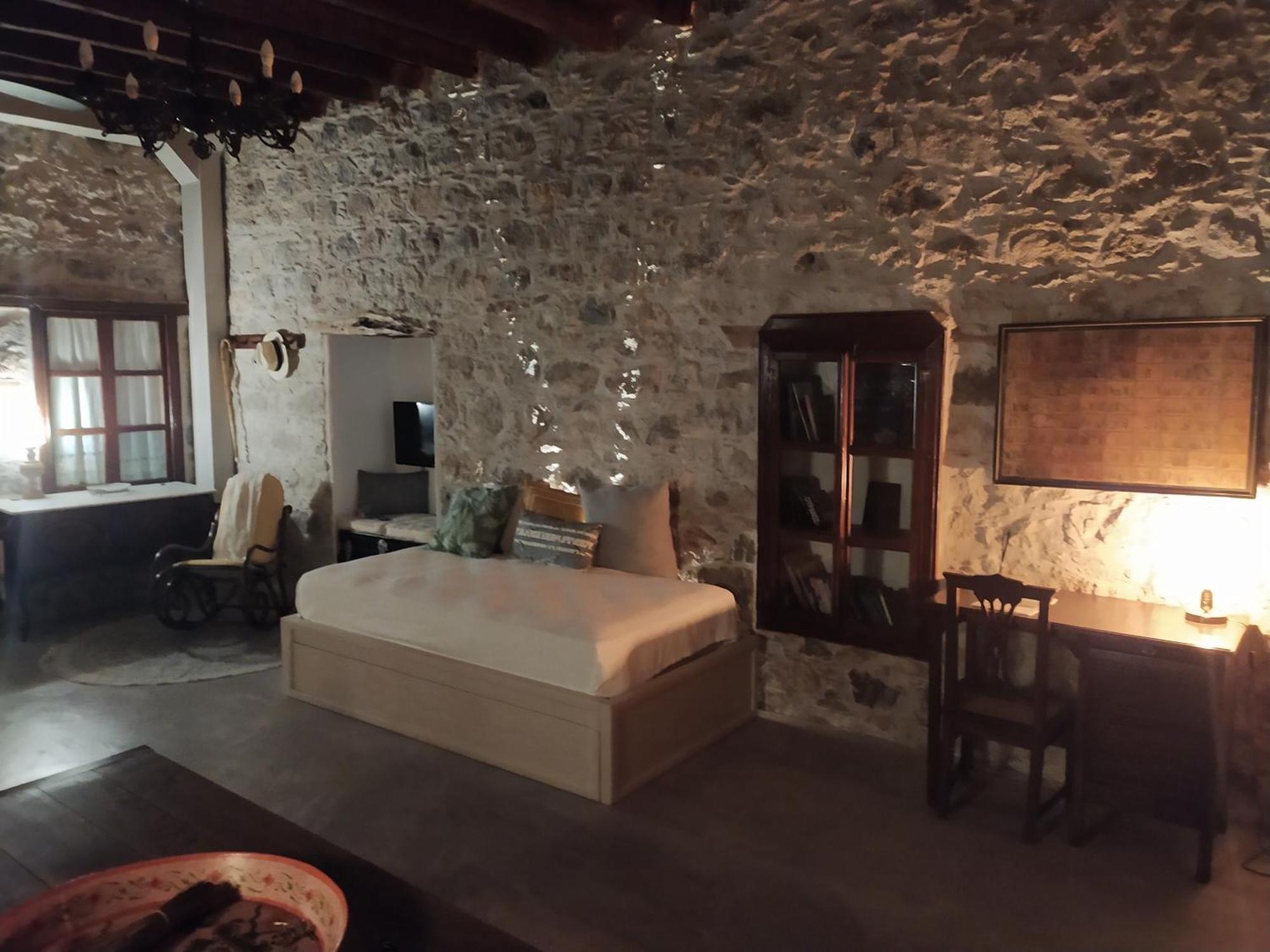 Latmos 1860 Villa Skála Værelse billede